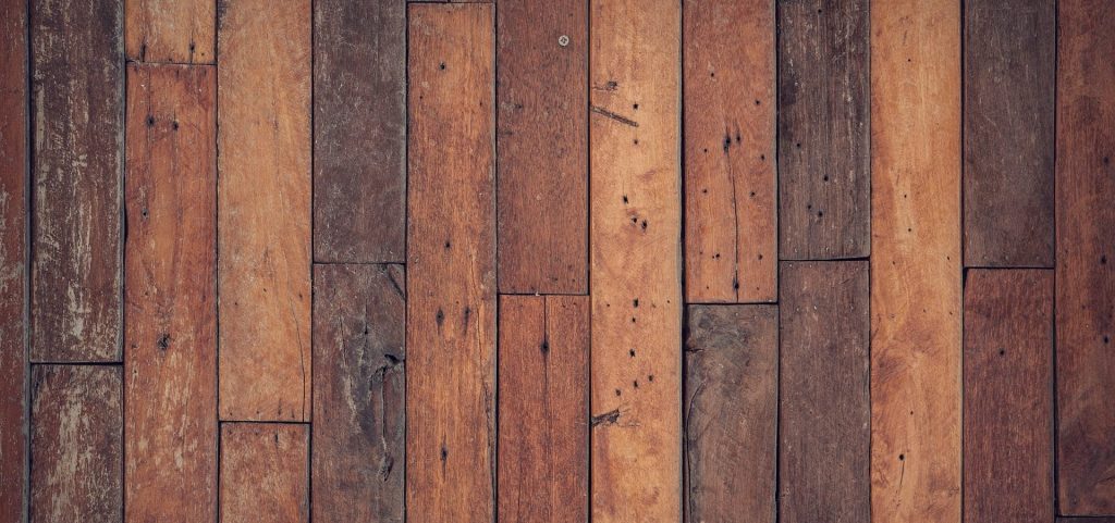 how to decorate farmhouse style wooden floors