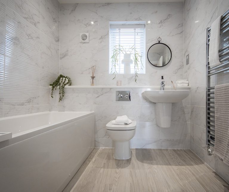 ashway-park-brearley-bathroom-slider-4280-768x642.jpg