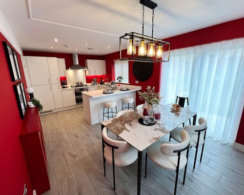 open plan kitchen/dining room